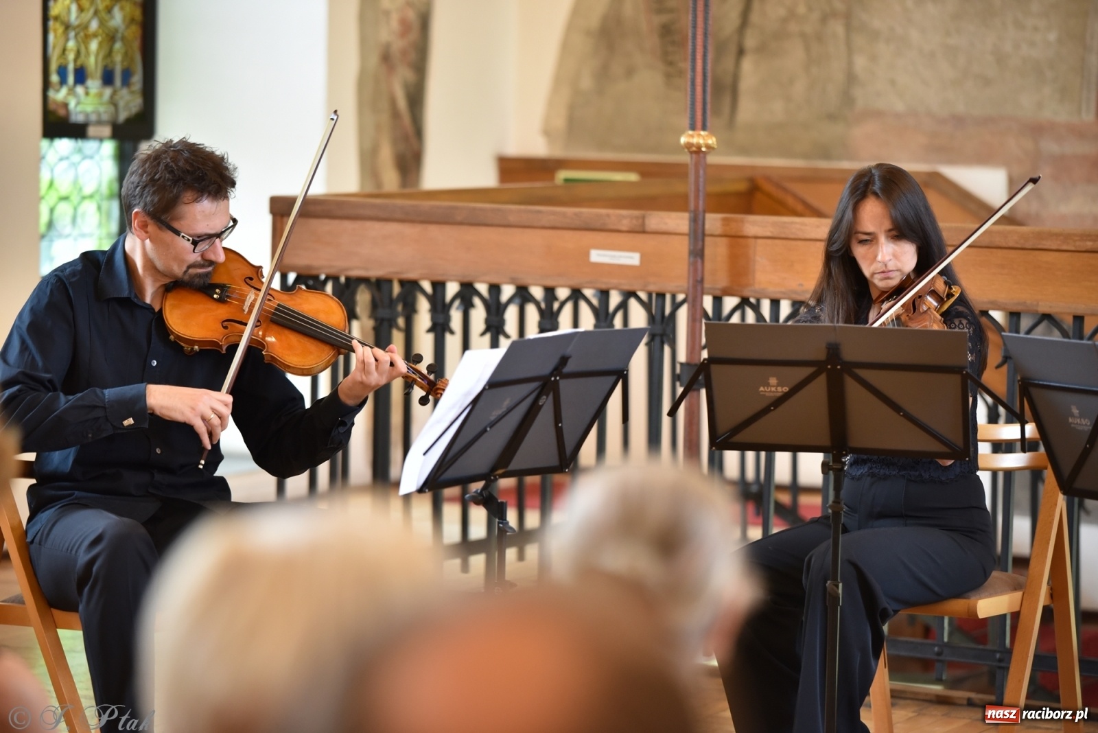 Zdjęcie w galerii na portalu naszraciborz.pl: Podziękowania i pożegnania. ACOUSTIC QUARTET w Muzeum wiadomości z regionu