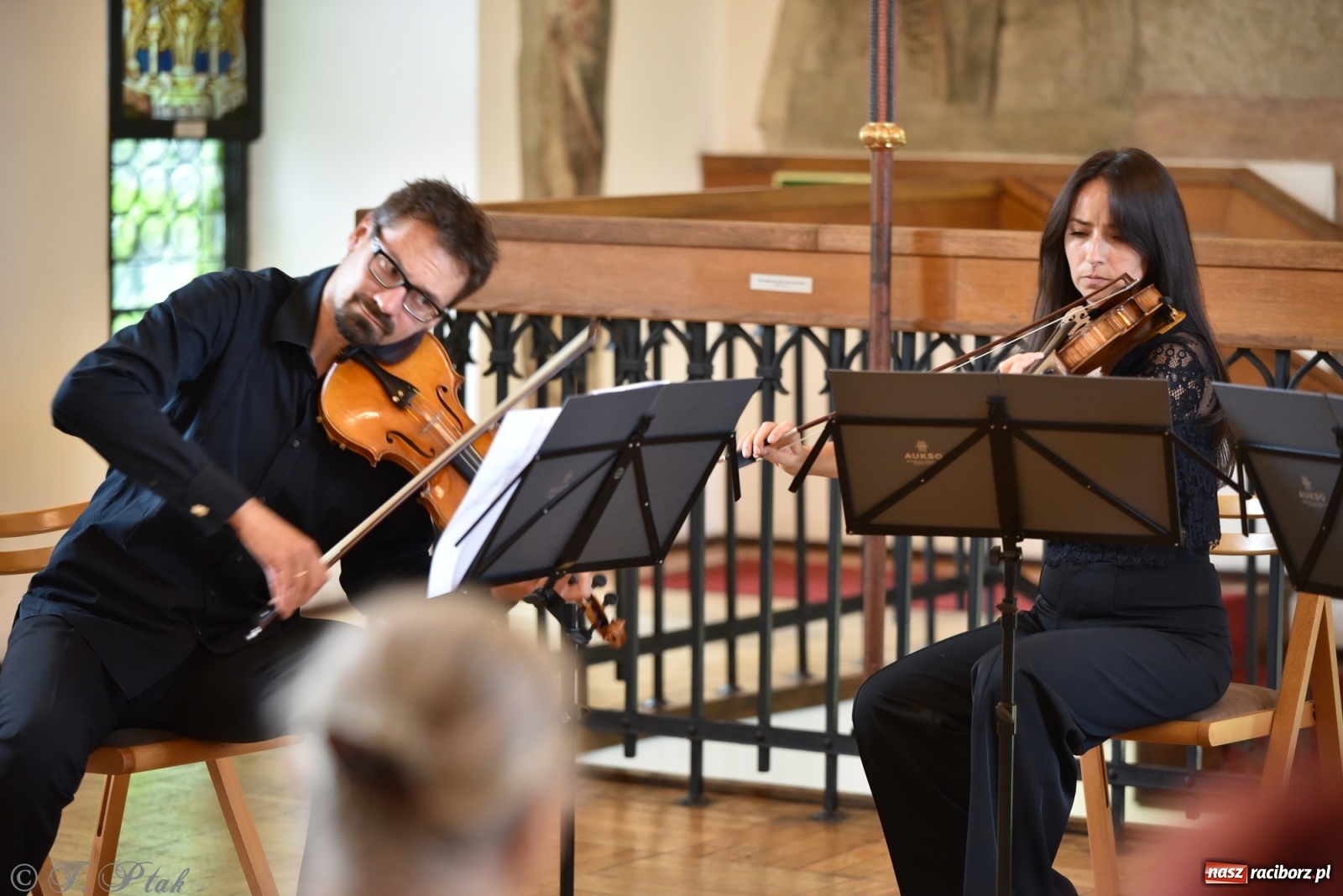Zdjęcie w galerii na portalu naszraciborz.pl: Podziękowania i pożegnania. ACOUSTIC QUARTET w Muzeum wiadomości z regionu