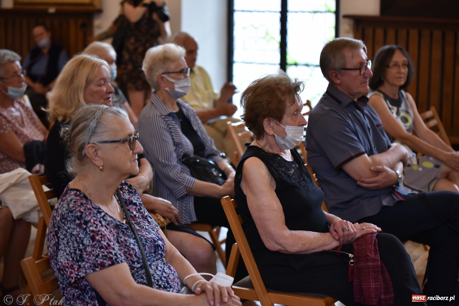 Zdjęcie w galerii na portalu naszraciborz.pl: Podziękowania i pożegnania. ACOUSTIC QUARTET w Muzeum wiadomości z regionu