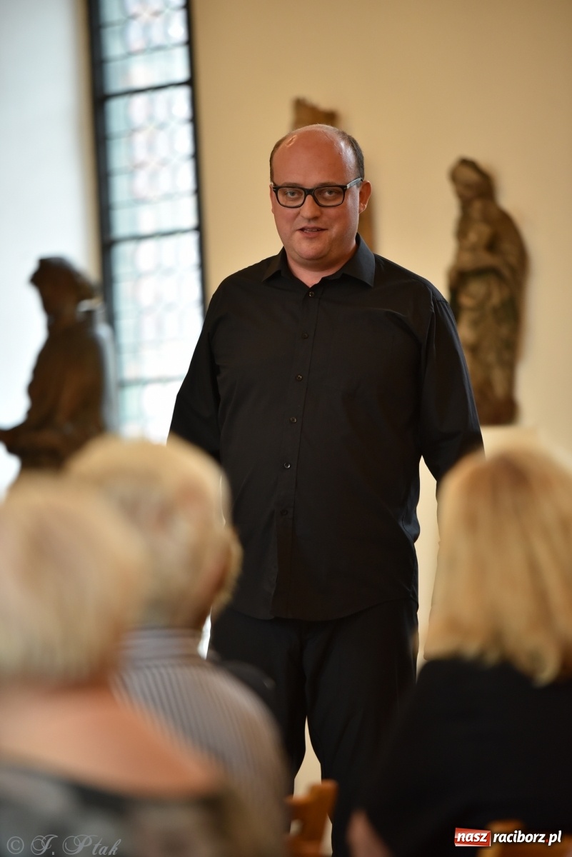 Zdjęcie w galerii na portalu naszraciborz.pl: Podziękowania i pożegnania. ACOUSTIC QUARTET w Muzeum wiadomości z regionu