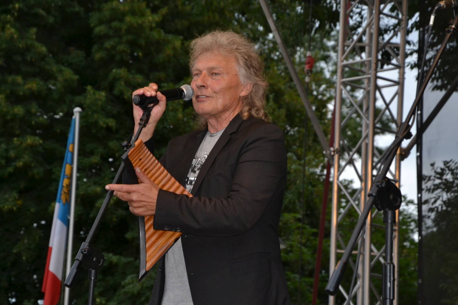 Zdjęcie w galerii na portalu naszraciborz.pl: Edward Simoni wystąpił na zamku wiadomości z regionu