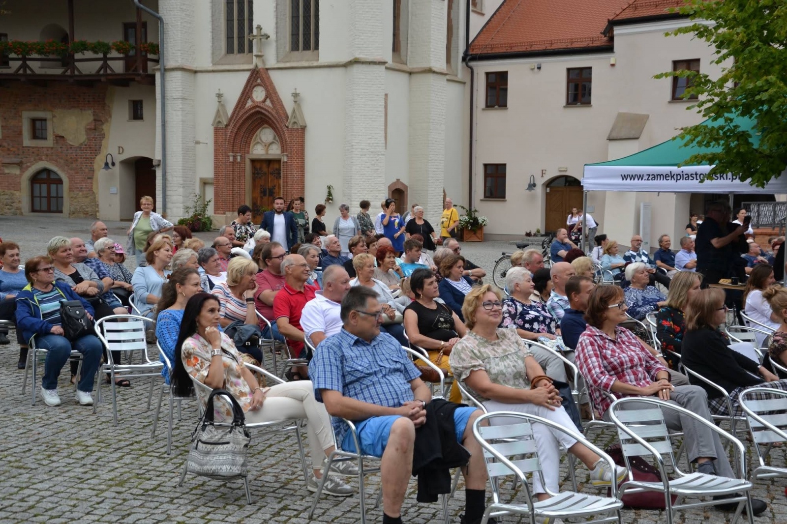 Zdjęcie w galerii na portalu naszraciborz.pl: Edward Simoni wystąpił na zamku wiadomości z regionu
