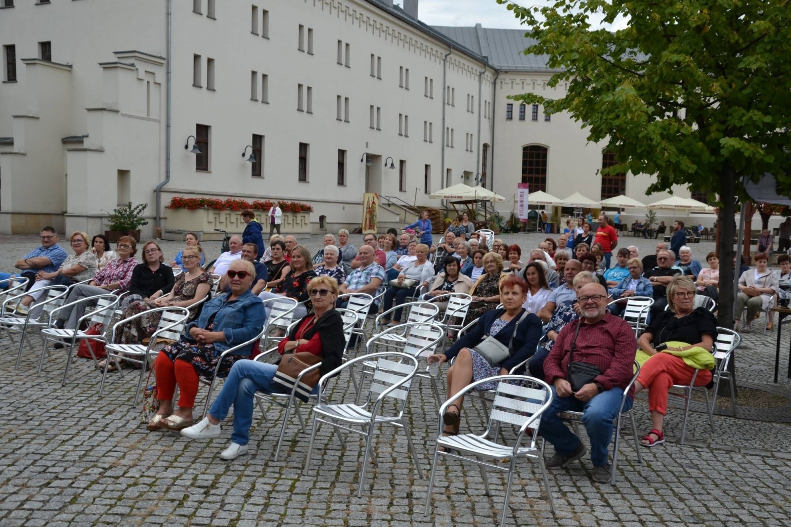 Zdjęcie w galerii na portalu naszraciborz.pl: Edward Simoni wystąpił na zamku wiadomości z regionu