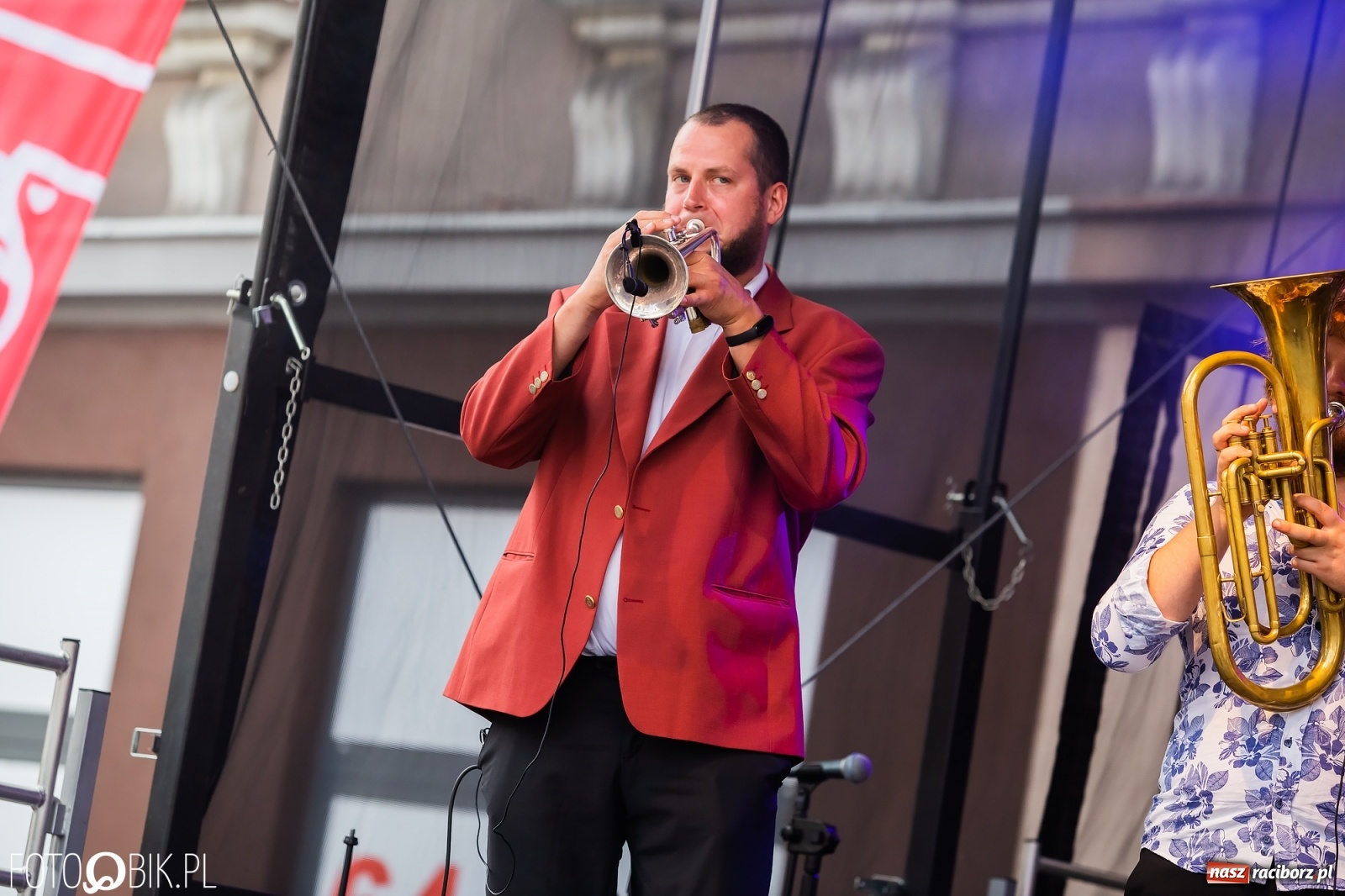 Zdjęcie w galerii na portalu naszraciborz.pl: Dni Raciborza. Bałkańskie rytmy i country na Rynku wiadomości z regionu