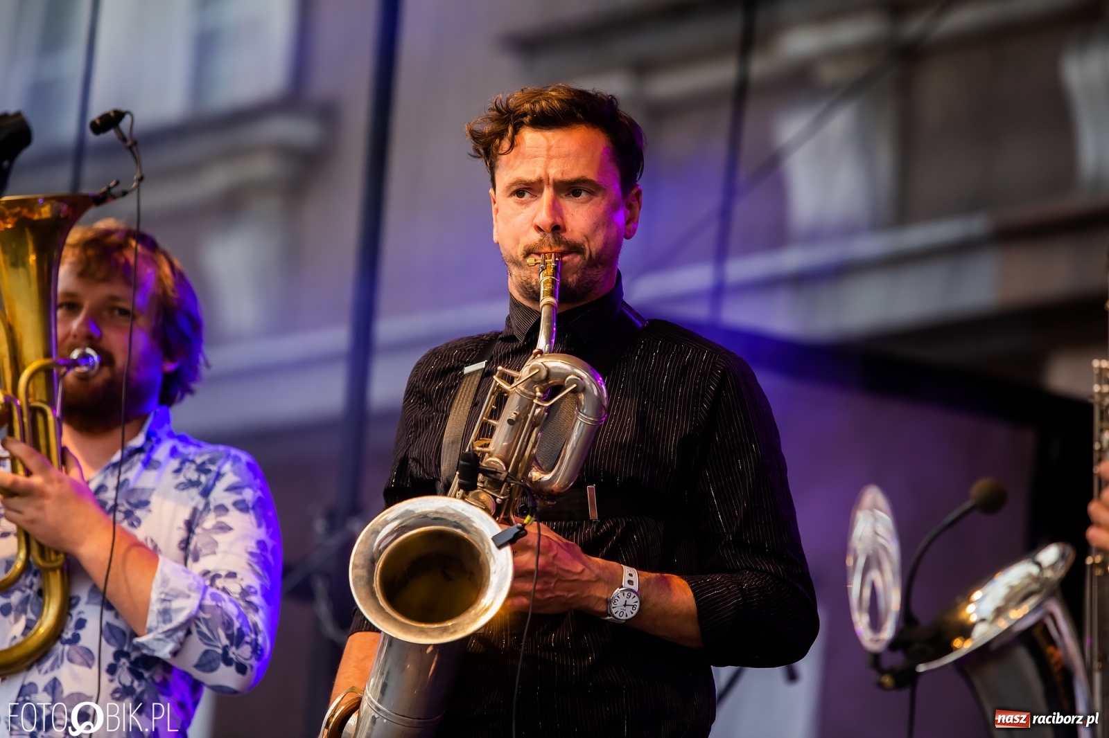 Zdjęcie w galerii na portalu naszraciborz.pl: Dni Raciborza. Bałkańskie rytmy i country na Rynku wiadomości z regionu