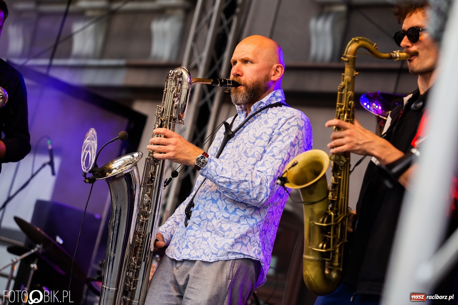 Zdjęcie w galerii na portalu naszraciborz.pl: Dni Raciborza. Bałkańskie rytmy i country na Rynku wiadomości z regionu