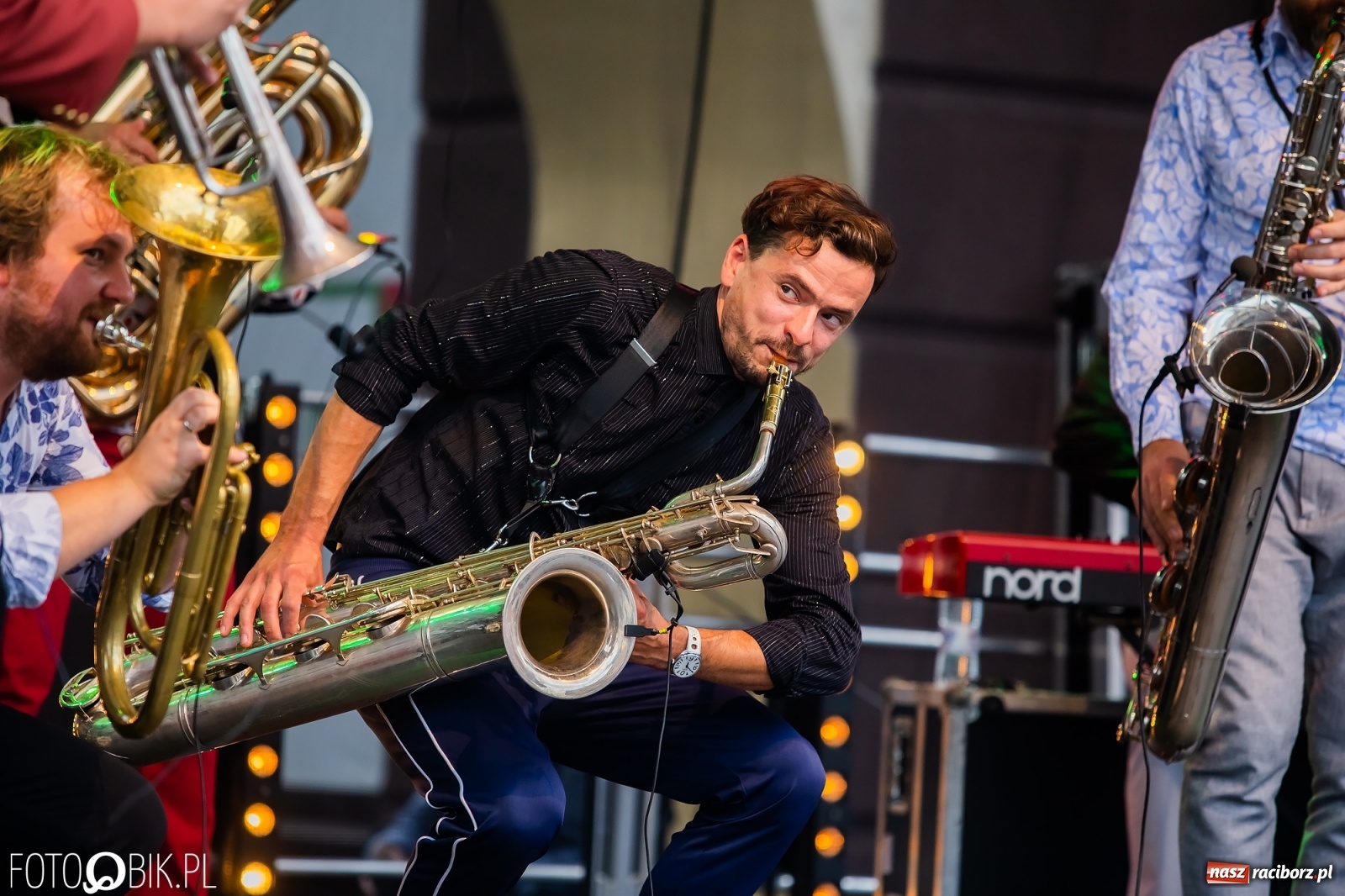 Zdjęcie w galerii na portalu naszraciborz.pl: Dni Raciborza. Bałkańskie rytmy i country na Rynku wiadomości z regionu