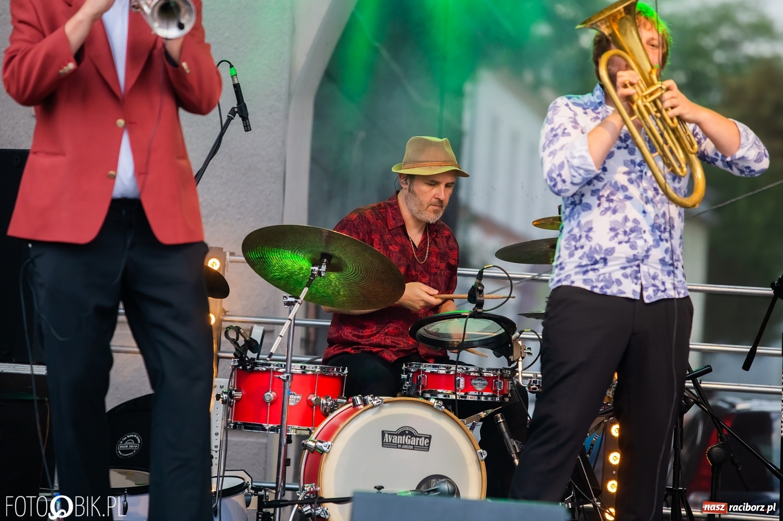 Zdjęcie w galerii na portalu naszraciborz.pl: Dni Raciborza. Bałkańskie rytmy i country na Rynku wiadomości z regionu