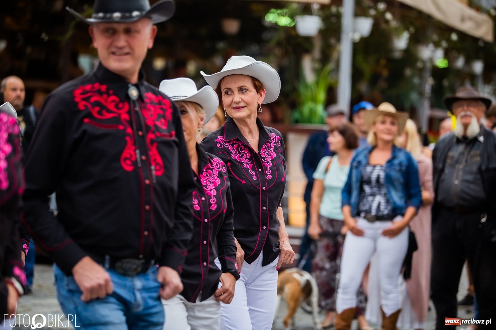 Zdjęcie w galerii na portalu naszraciborz.pl: Dni Raciborza. Bałkańskie rytmy i country na Rynku wiadomości z regionu