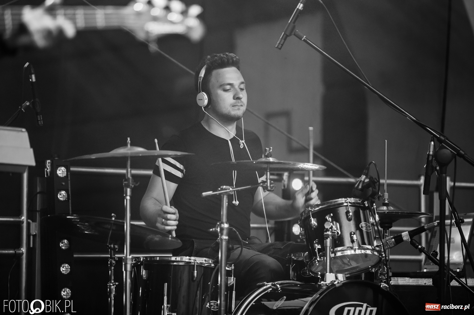 Zdjęcie w galerii na portalu naszraciborz.pl: Dni Raciborza. Bałkańskie rytmy i country na Rynku wiadomości z regionu