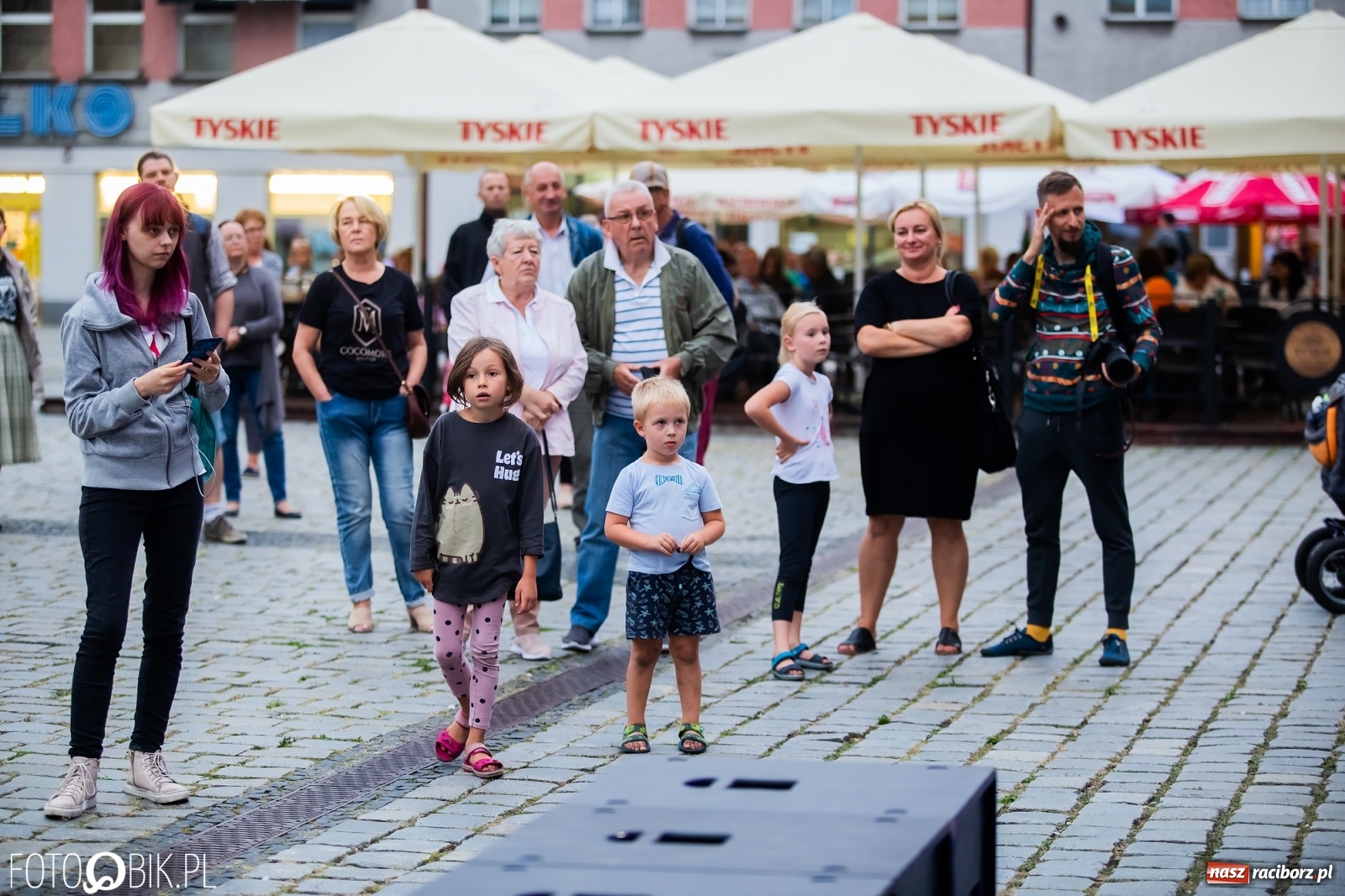 Zdjęcie w galerii na portalu naszraciborz.pl: Dni Raciborza. Bałkańskie rytmy i country na Rynku wiadomości z regionu