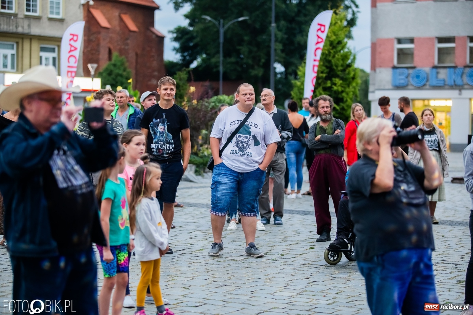 Zdjęcie w galerii na portalu naszraciborz.pl: Dni Raciborza. Bałkańskie rytmy i country na Rynku wiadomości z regionu