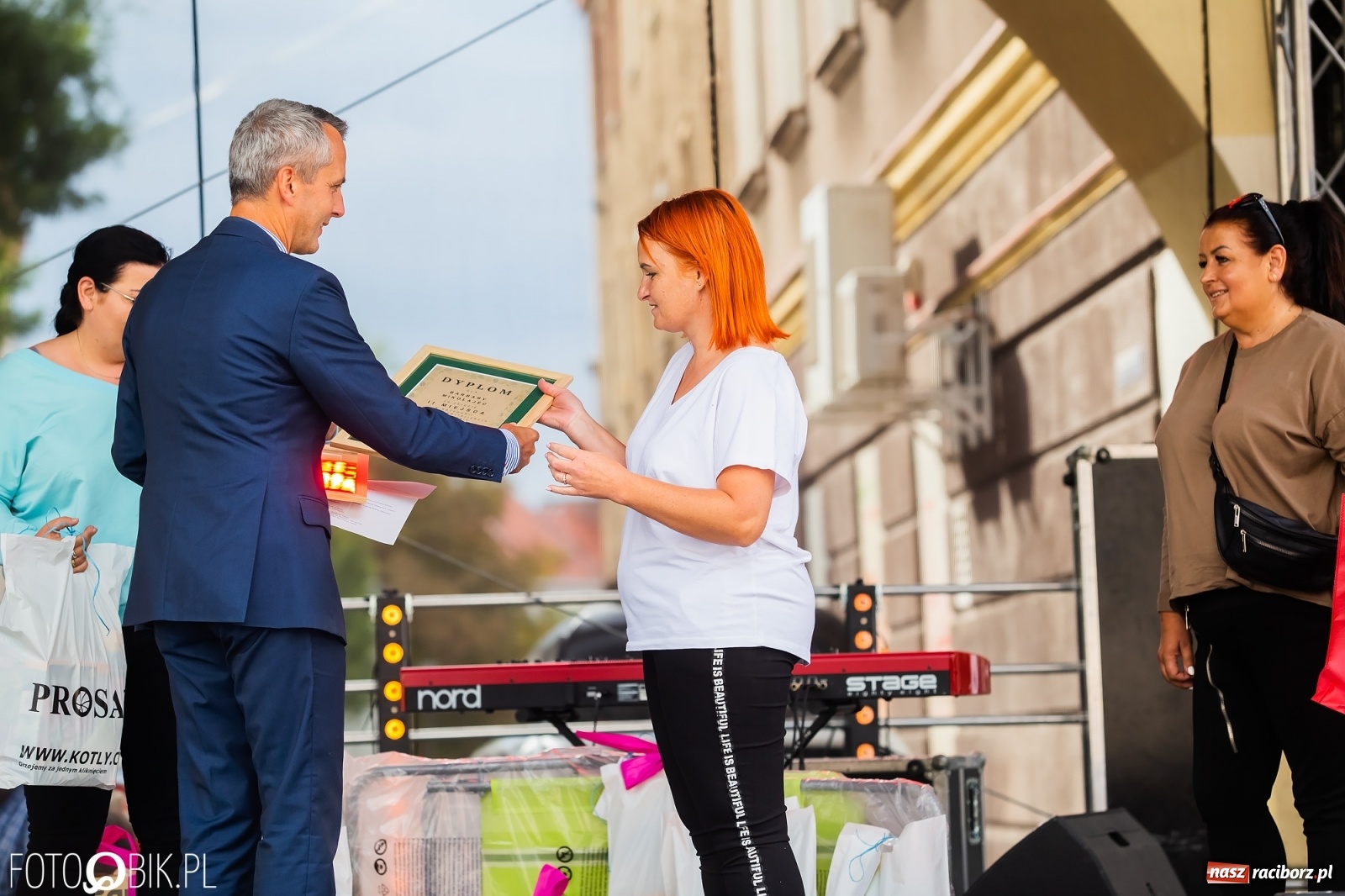 Zdjęcie w galerii na portalu naszraciborz.pl: Zielono mi. Na Rynku wręczono nagrody i wyróżnienia wiadomości z regionu