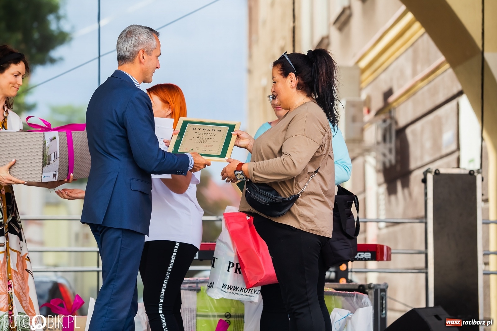 Zdjęcie w galerii na portalu naszraciborz.pl: Zielono mi. Na Rynku wręczono nagrody i wyróżnienia wiadomości z regionu