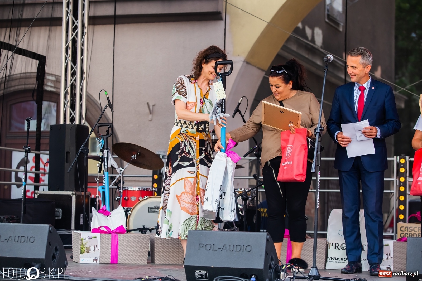 Zdjęcie w galerii na portalu naszraciborz.pl: Zielono mi. Na Rynku wręczono nagrody i wyróżnienia wiadomości z regionu