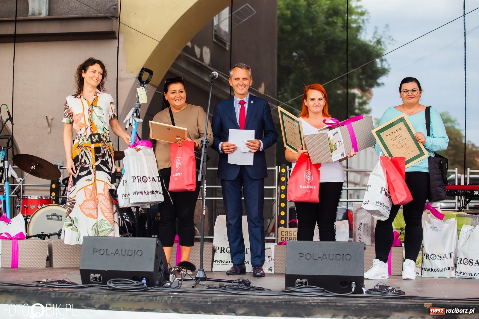 Zdjęcie w galerii na portalu naszraciborz.pl: Zielono mi. Na Rynku wręczono nagrody i wyróżnienia wiadomości z regionu