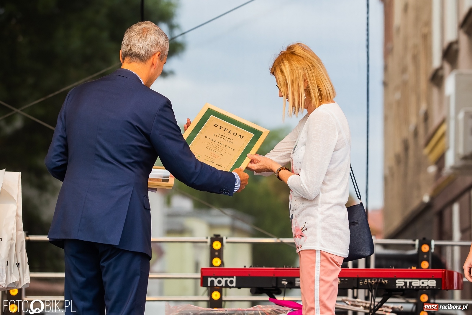 Zdjęcie w galerii na portalu naszraciborz.pl: Zielono mi. Na Rynku wręczono nagrody i wyróżnienia wiadomości z regionu