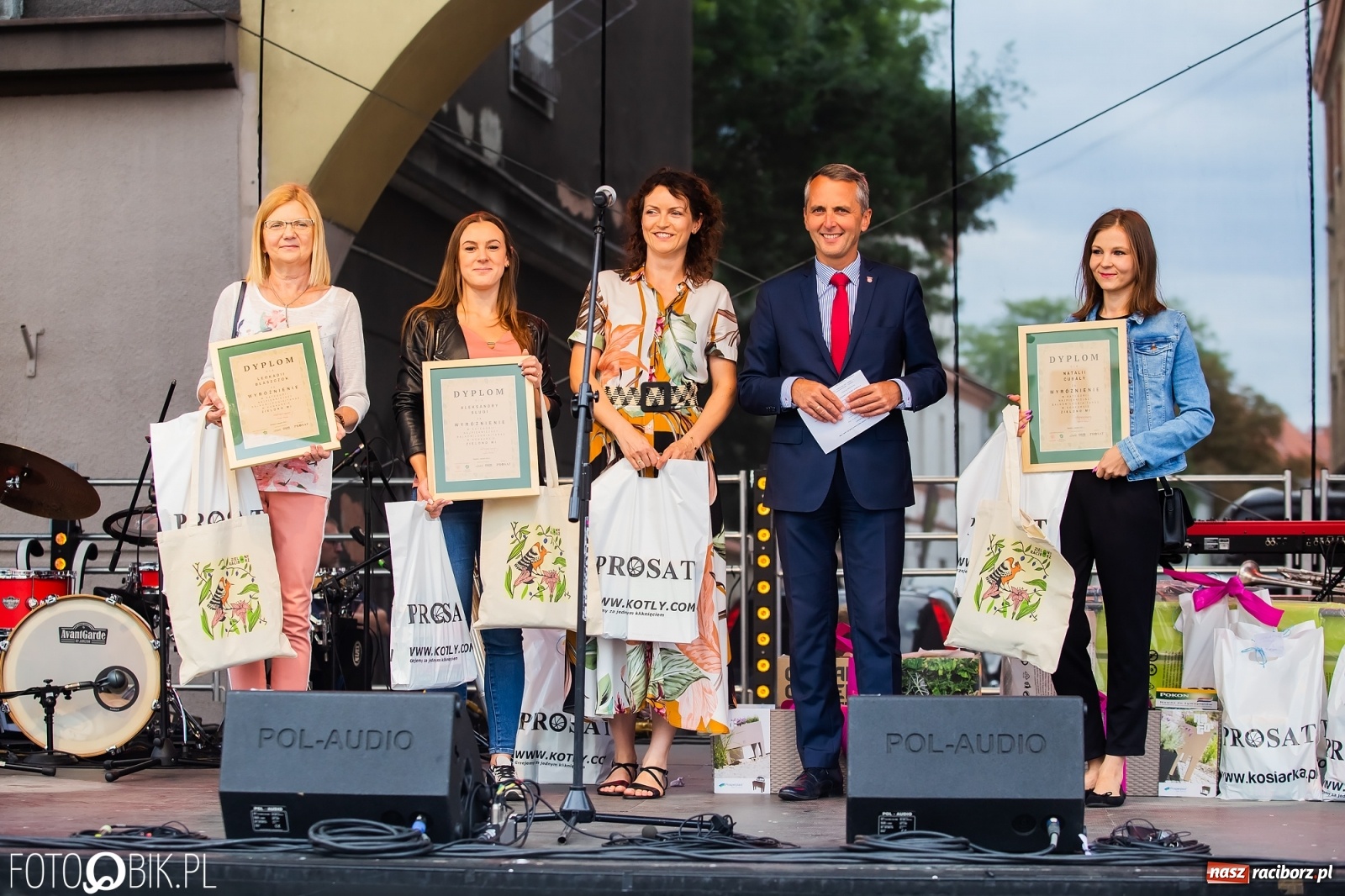 Zdjęcie w galerii na portalu naszraciborz.pl: Zielono mi. Na Rynku wręczono nagrody i wyróżnienia wiadomości z regionu