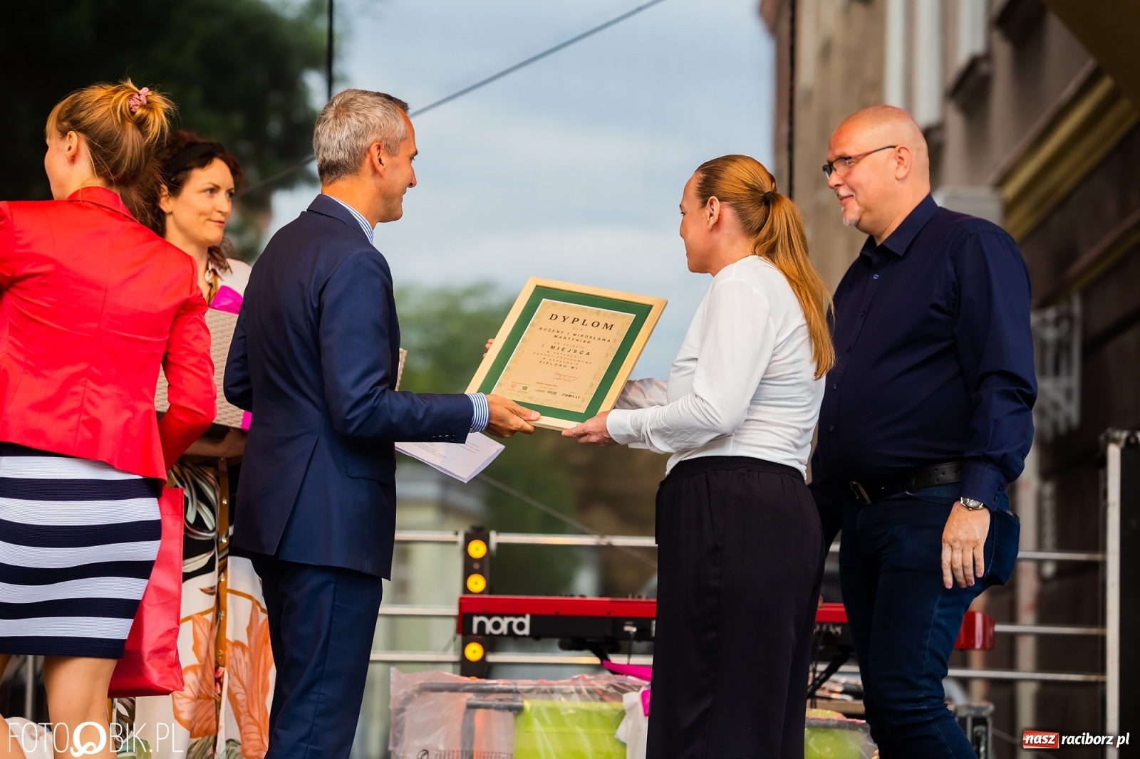 Zdjęcie w galerii na portalu naszraciborz.pl: Zielono mi. Na Rynku wręczono nagrody i wyróżnienia wiadomości z regionu