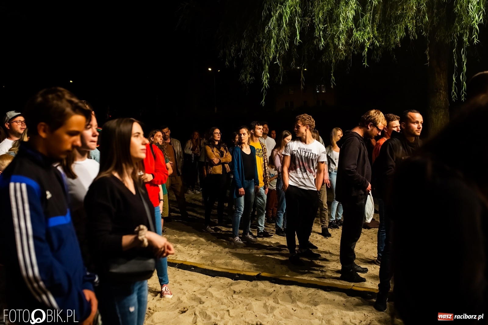 Zdjęcie w galerii na portalu naszraciborz.pl: Z tęsknoty za INTRO. Linia Nocna w Raciborzu [FOTO i WIDEO] wiadomości z regionu