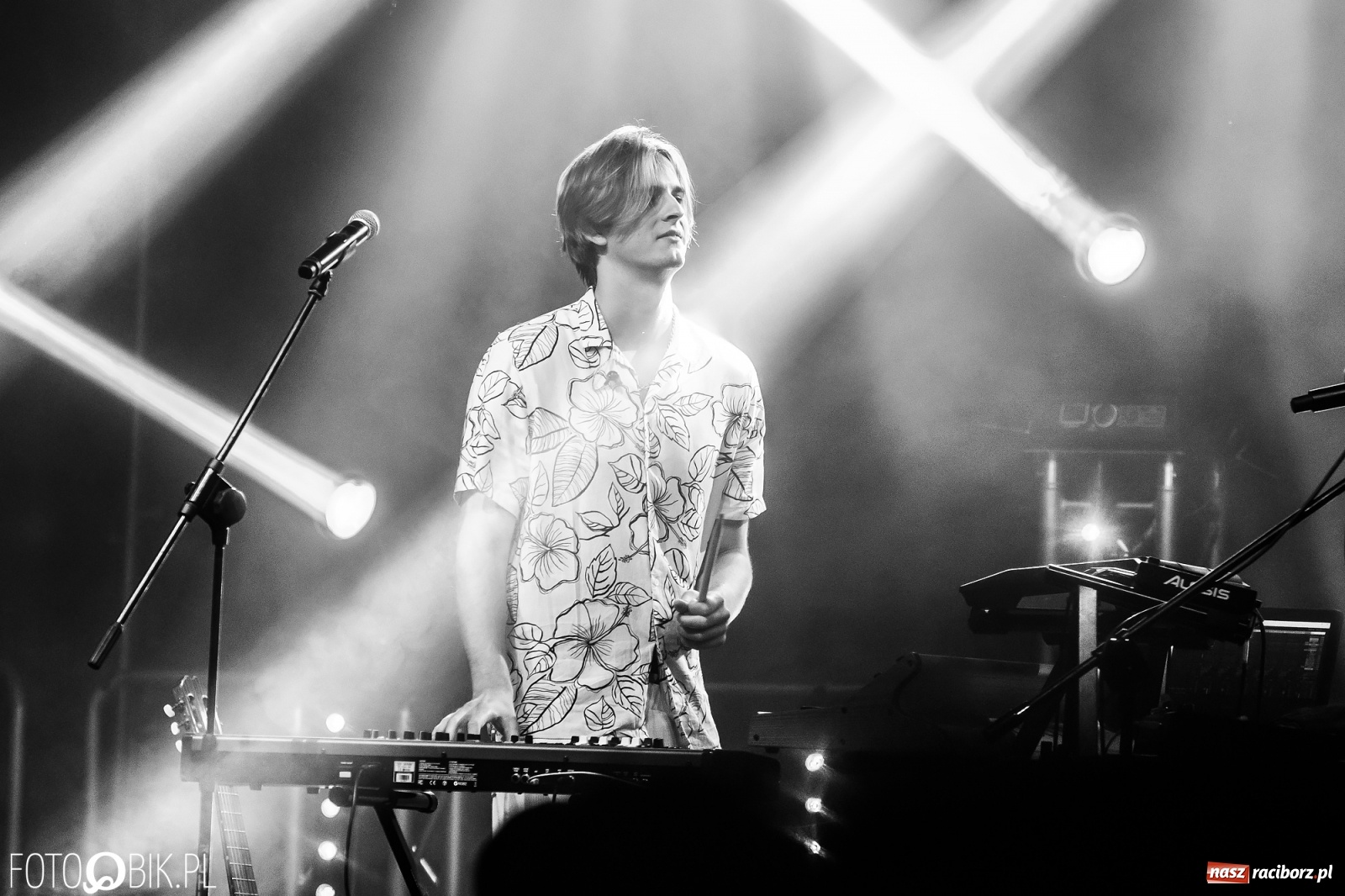 Zdjęcie w galerii na portalu naszraciborz.pl: Z tęsknoty za INTRO. Linia Nocna w Raciborzu [FOTO i WIDEO] wiadomości z regionu