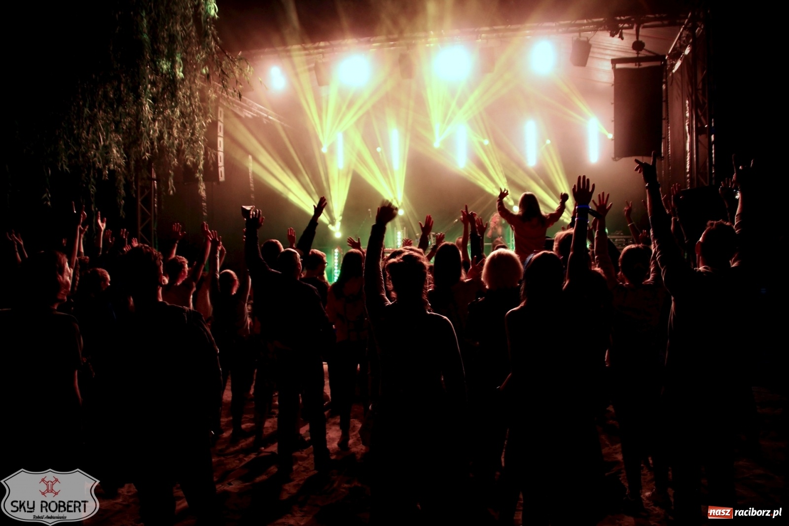 Zdjęcie w galerii na portalu naszraciborz.pl: Z tęsknoty za INTRO. Linia Nocna w Raciborzu [FOTO i WIDEO] wiadomości z regionu