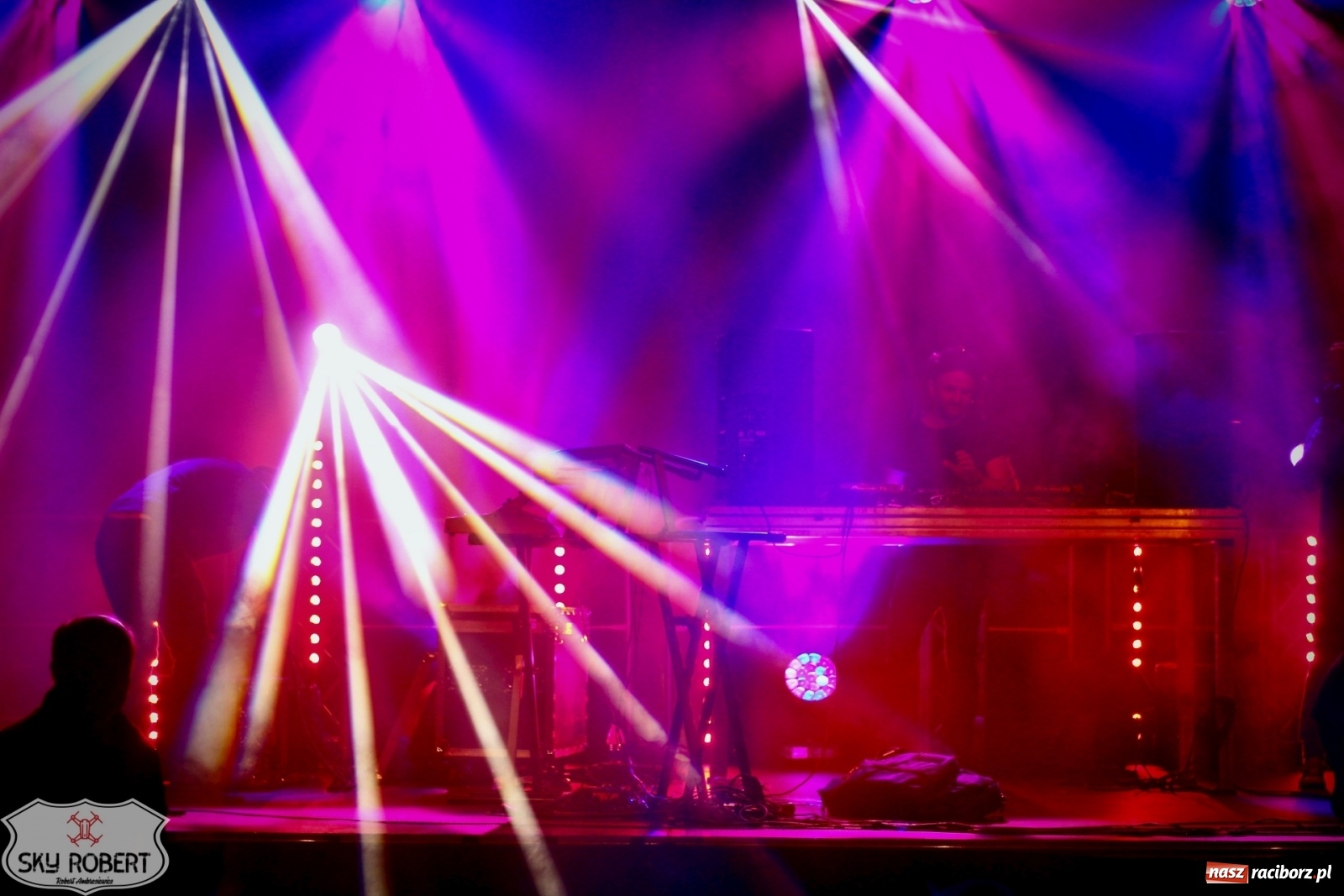 Zdjęcie w galerii na portalu naszraciborz.pl: Z tęsknoty za INTRO. Linia Nocna w Raciborzu [FOTO i WIDEO] wiadomości z regionu