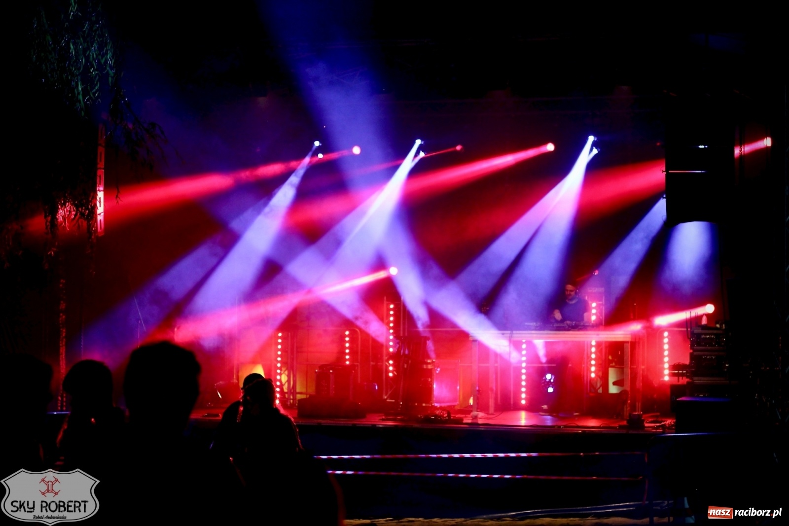 Zdjęcie w galerii na portalu naszraciborz.pl: Z tęsknoty za INTRO. Linia Nocna w Raciborzu [FOTO i WIDEO] wiadomości z regionu