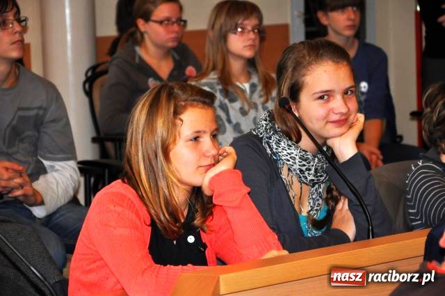 Zdjęcie w galerii na portalu naszraciborz.pl: O ekologii uczniom i paniom wiadomości z regionu