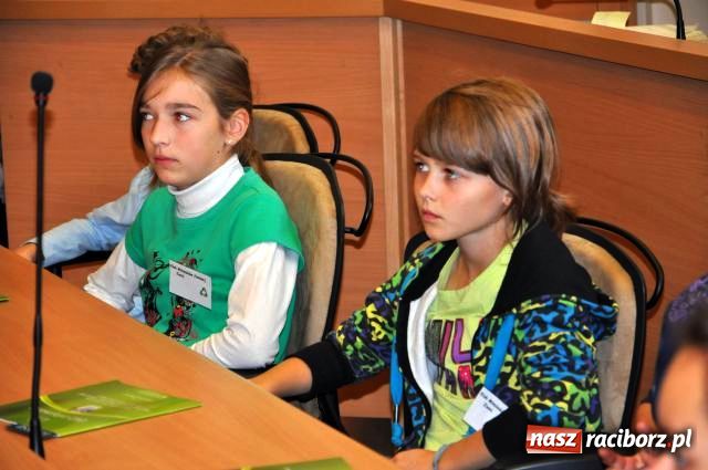 Zdjęcie w galerii na portalu naszraciborz.pl: O ekologii uczniom i paniom wiadomości z regionu