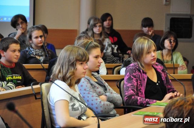Zdjęcie w galerii na portalu naszraciborz.pl: O ekologii uczniom i paniom wiadomości z regionu