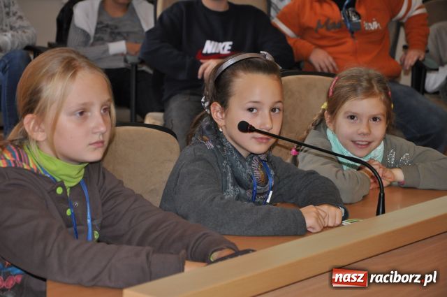 Zdjęcie w galerii na portalu naszraciborz.pl: O ekologii uczniom i paniom wiadomości z regionu