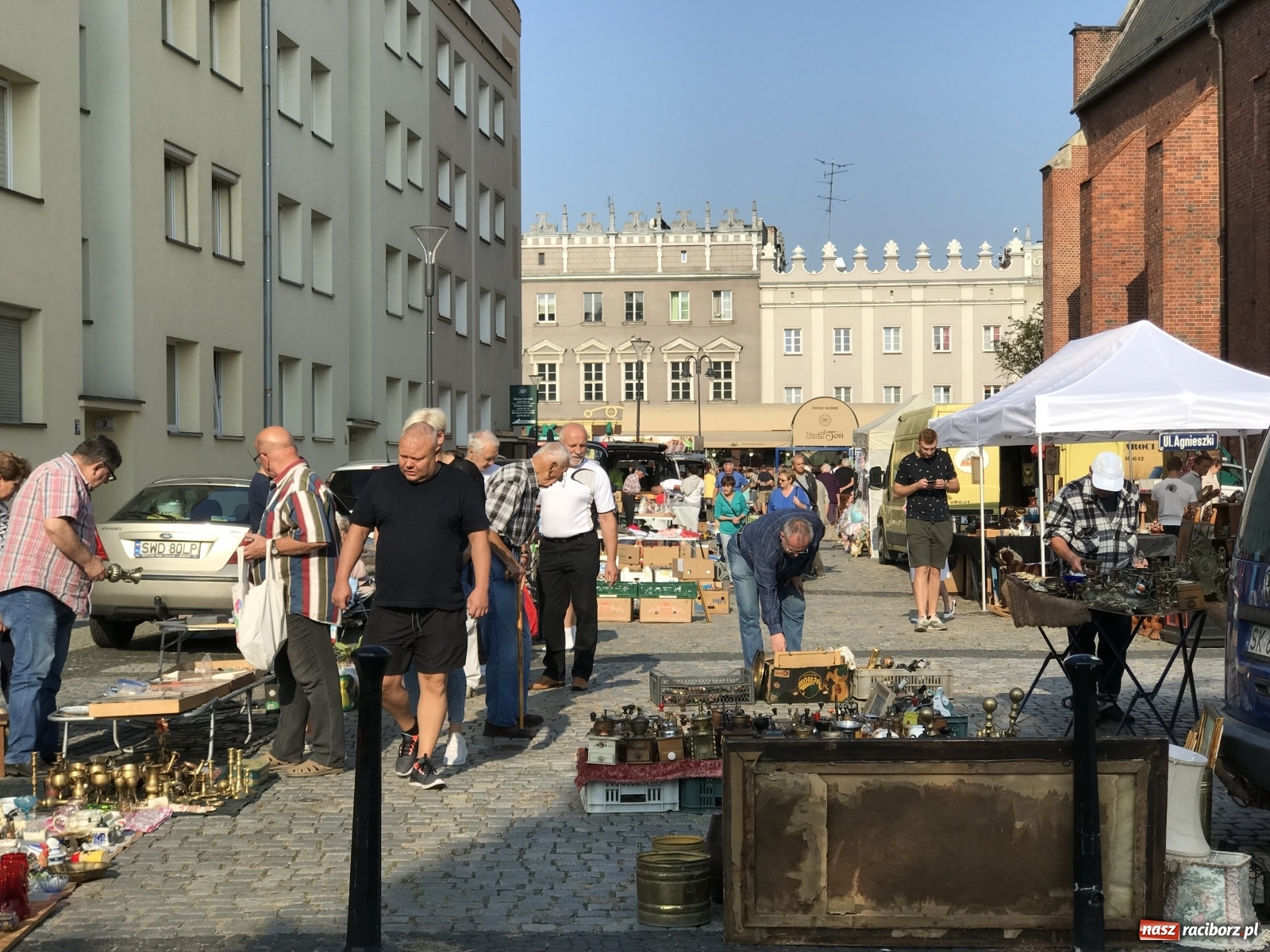 Zdjęcie w galerii na portalu naszraciborz.pl: II Raciborski Targ Staroci pękał w szwach wiadomości z regionu