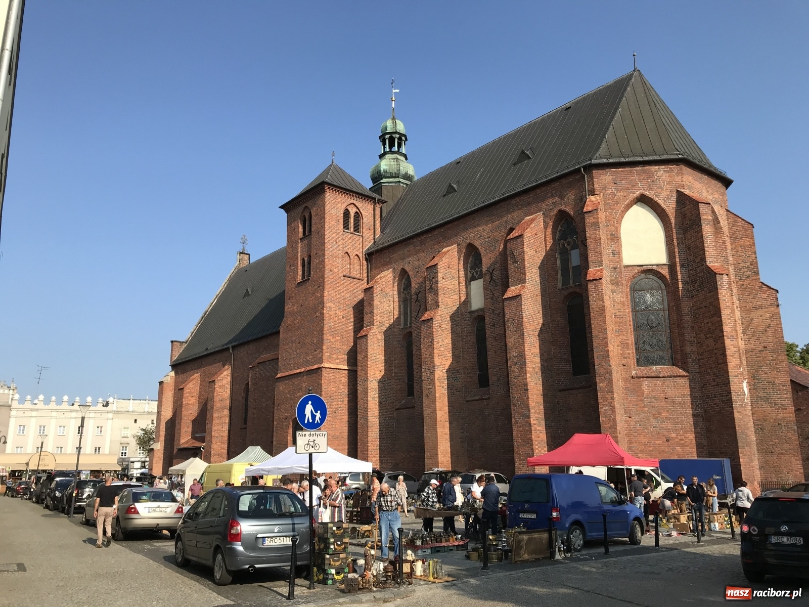 Zdjęcie w galerii na portalu naszraciborz.pl: II Raciborski Targ Staroci pękał w szwach wiadomości z regionu