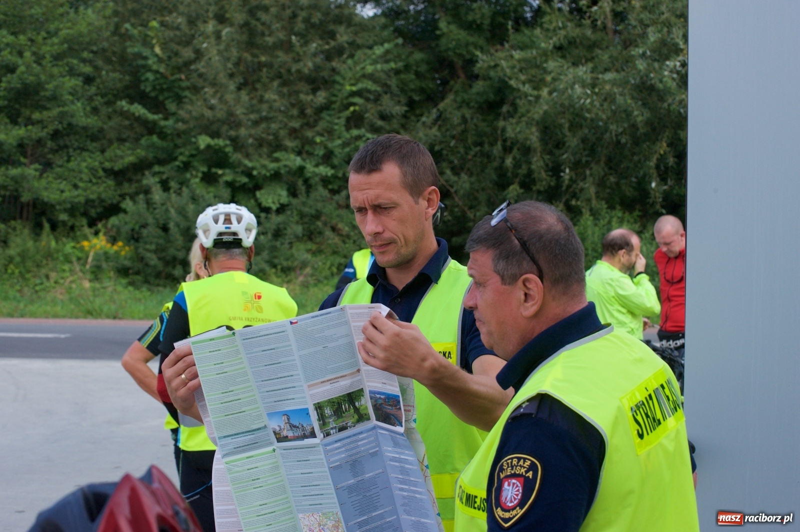 Zdjęcie w galerii na portalu naszraciborz.pl: Blisko stu rowerzystów na trasie rajdu po gm. Krzyżanowice wiadomości z regionu