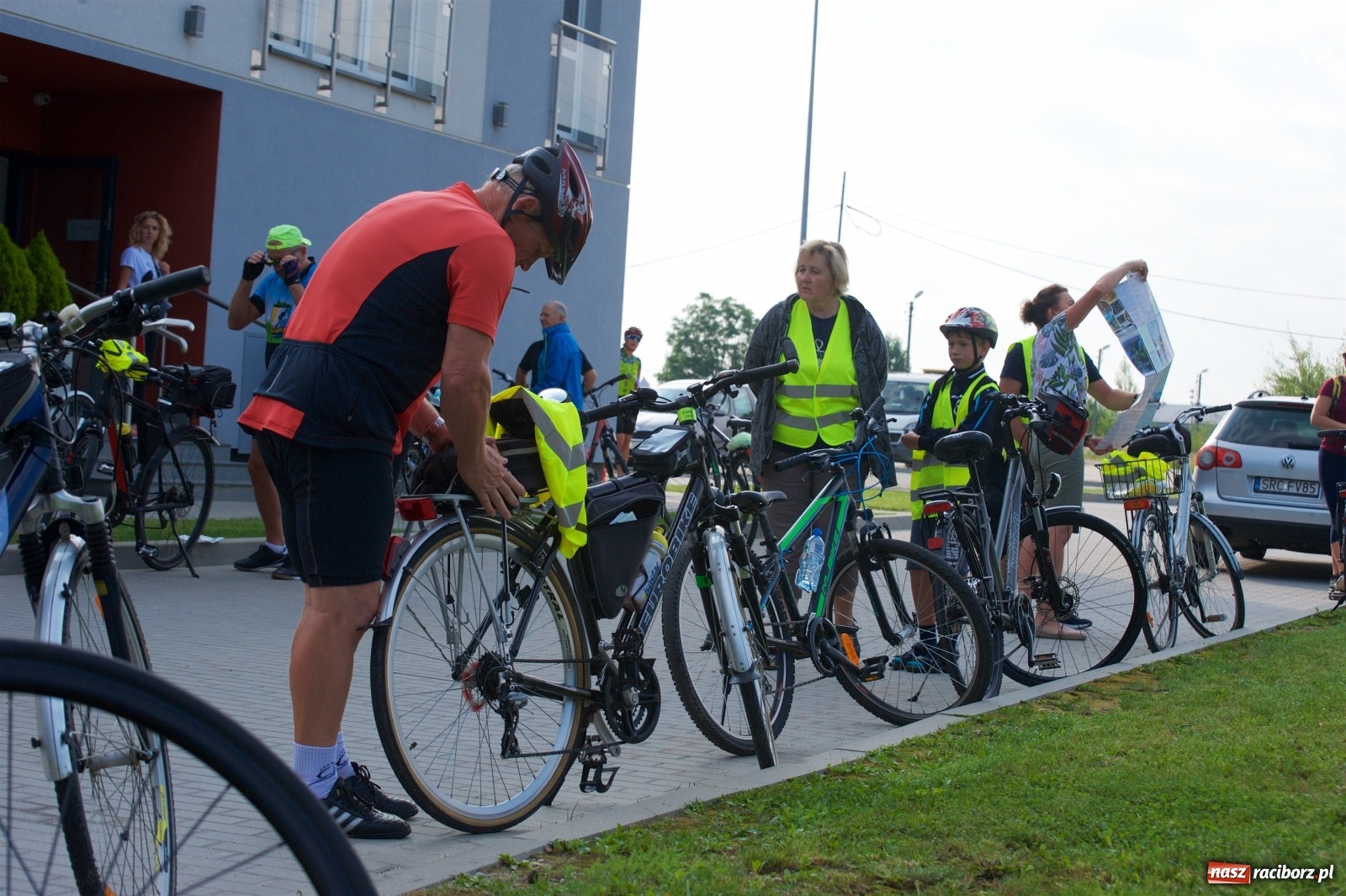 Zdjęcie w galerii na portalu naszraciborz.pl: Blisko stu rowerzystów na trasie rajdu po gm. Krzyżanowice wiadomości z regionu