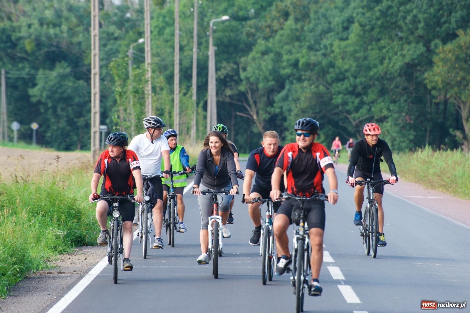 Zdjęcie w galerii na portalu naszraciborz.pl: Blisko stu rowerzystów na trasie rajdu po gm. Krzyżanowice wiadomości z regionu
