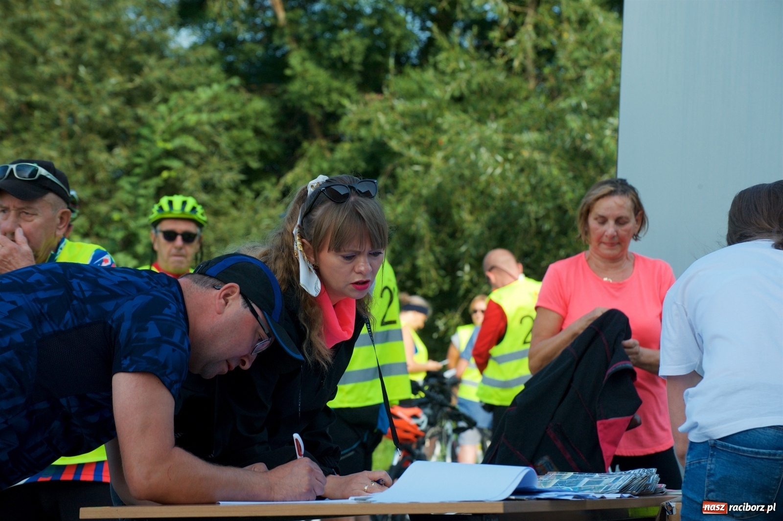 Zdjęcie w galerii na portalu naszraciborz.pl: Blisko stu rowerzystów na trasie rajdu po gm. Krzyżanowice wiadomości z regionu