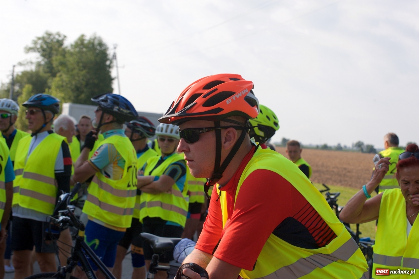 Zdjęcie w galerii na portalu naszraciborz.pl: Blisko stu rowerzystów na trasie rajdu po gm. Krzyżanowice wiadomości z regionu