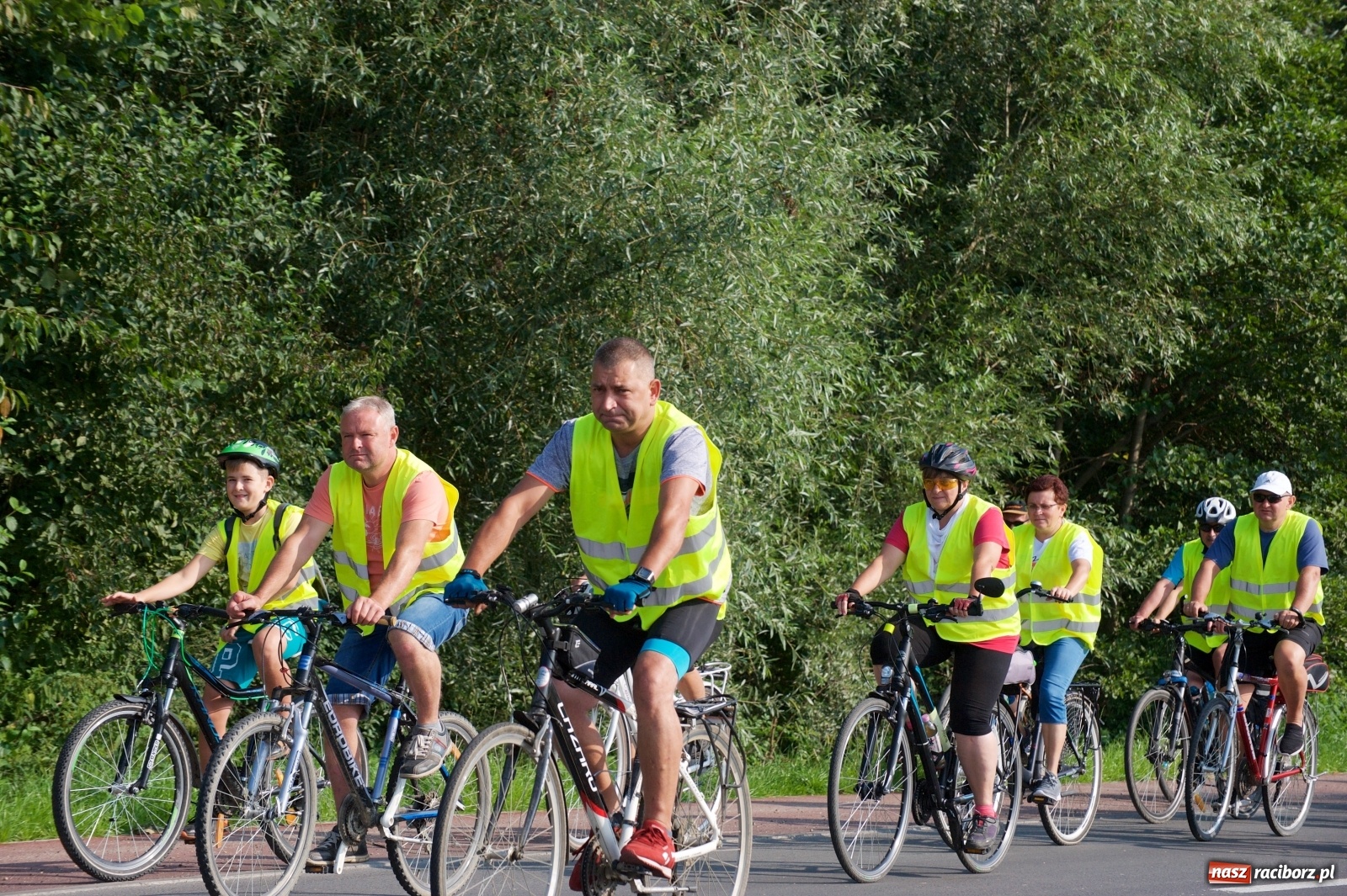 Zdjęcie w galerii na portalu naszraciborz.pl: Blisko stu rowerzystów na trasie rajdu po gm. Krzyżanowice wiadomości z regionu