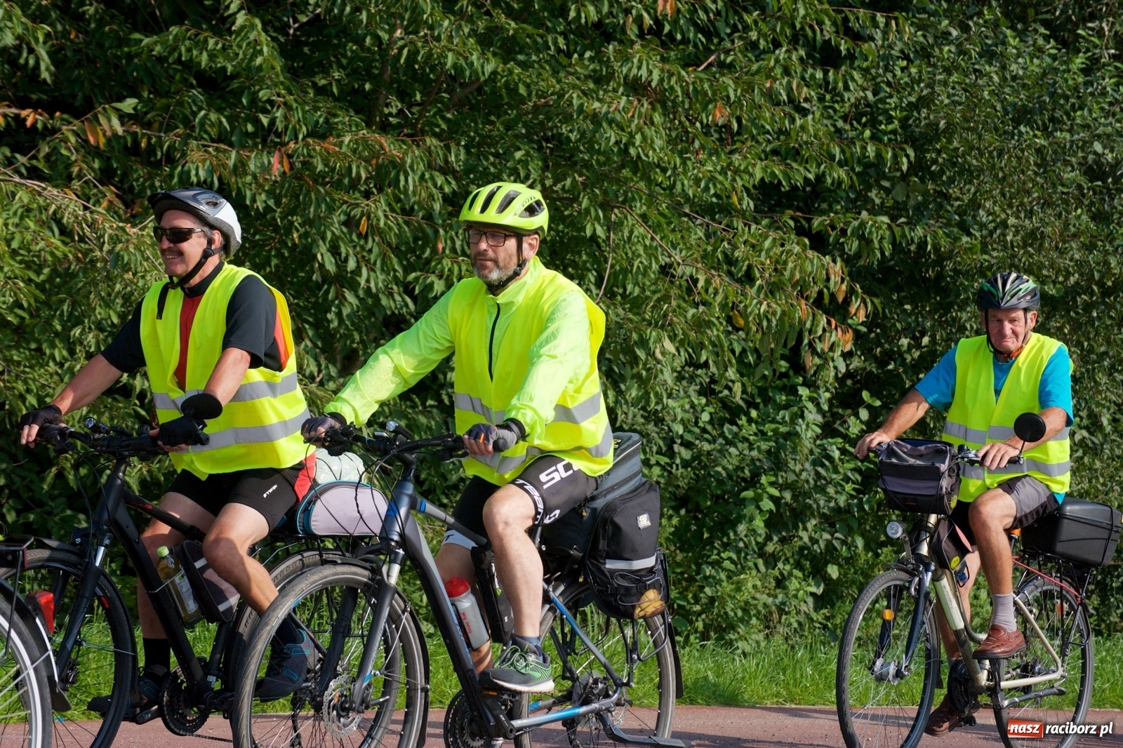 Zdjęcie w galerii na portalu naszraciborz.pl: Blisko stu rowerzystów na trasie rajdu po gm. Krzyżanowice wiadomości z regionu