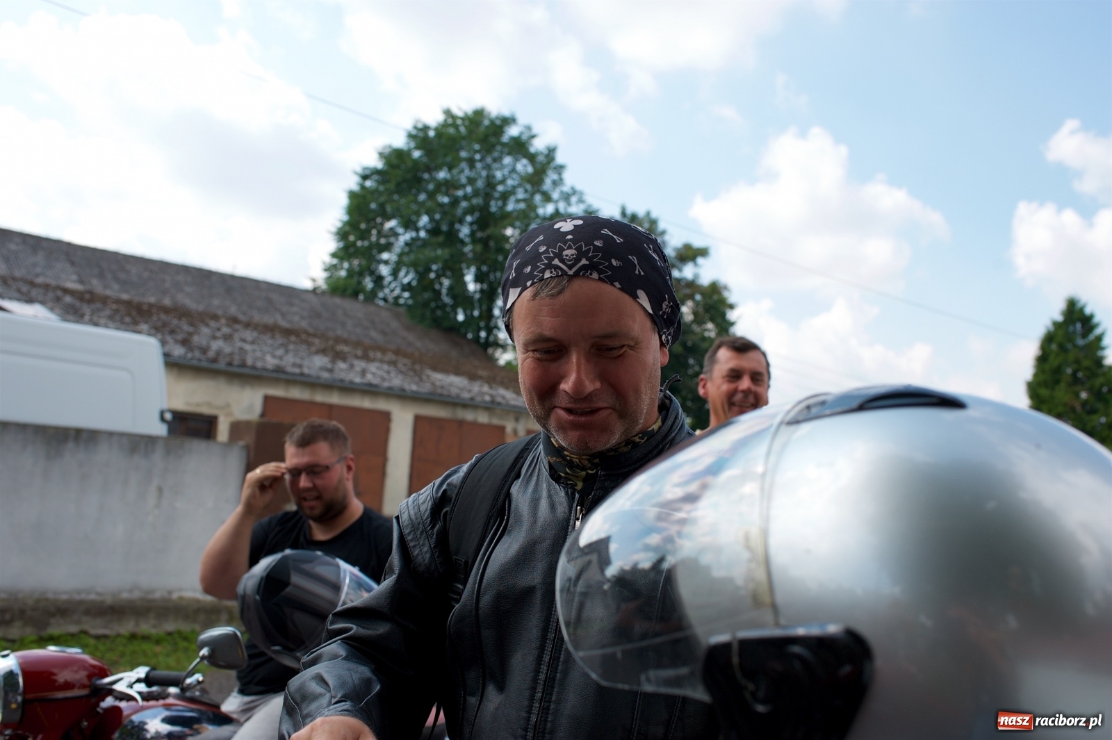 Zdjęcie w galerii na portalu naszraciborz.pl: W Zabełkowie i Tworkowie pokaz historii motoryzacji [FOTO i WIDEO] wiadomości z regionu