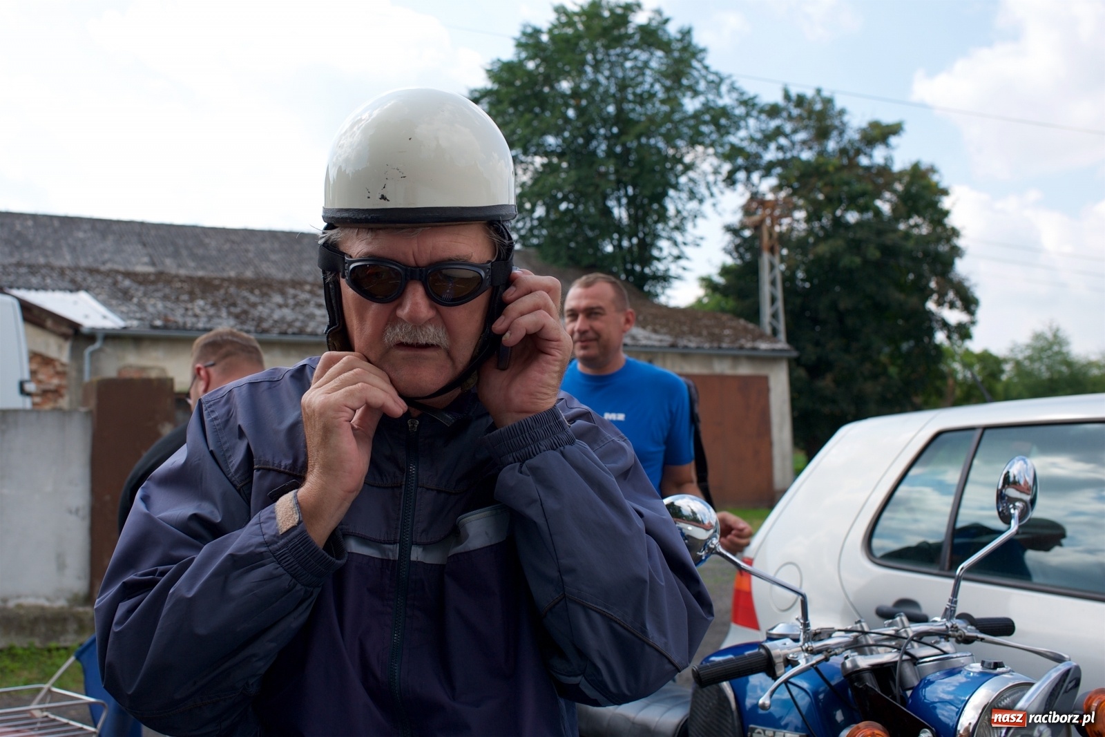 Zdjęcie w galerii na portalu naszraciborz.pl: W Zabełkowie i Tworkowie pokaz historii motoryzacji [FOTO i WIDEO] wiadomości z regionu