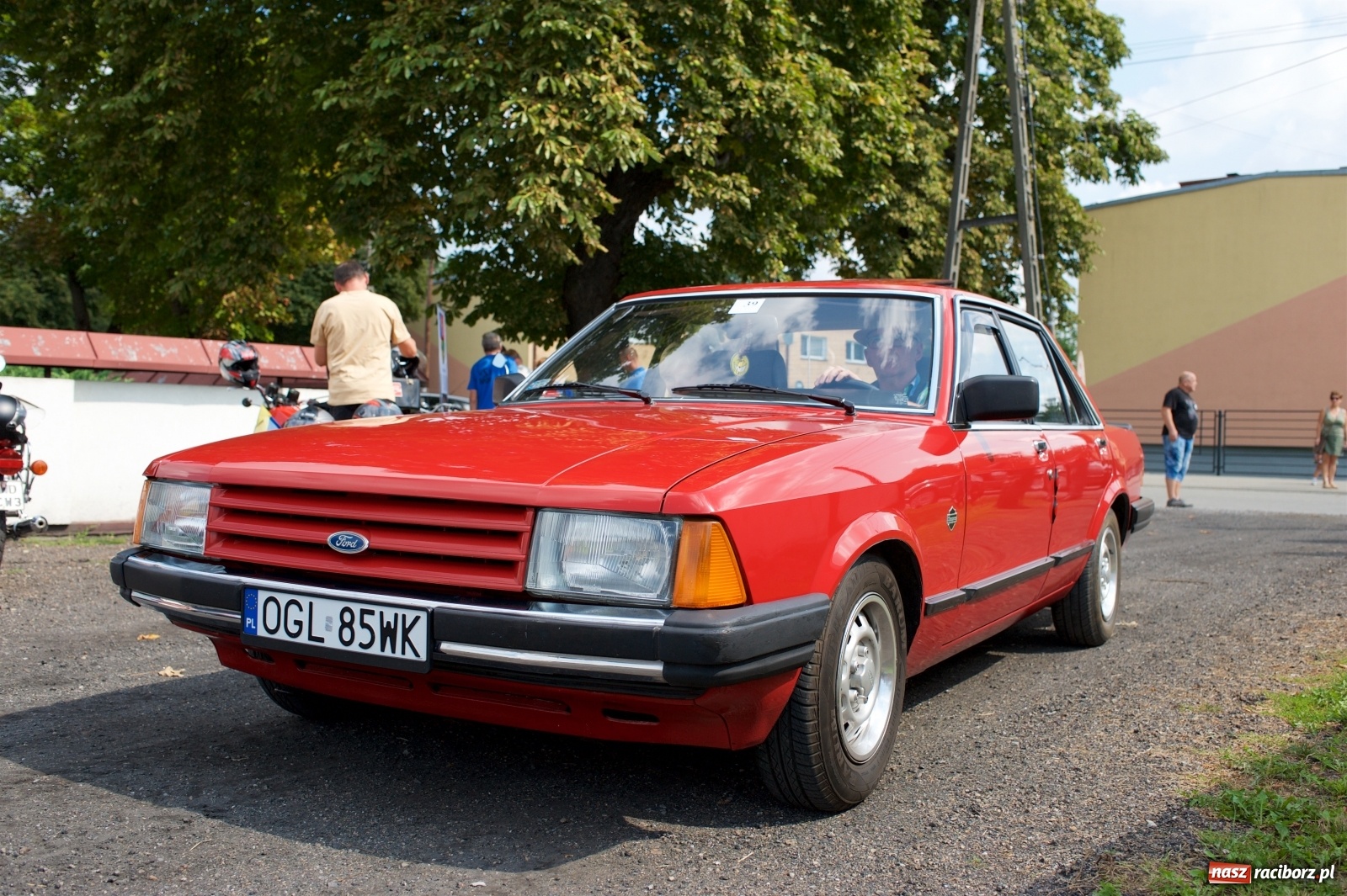 Zdjęcie w galerii na portalu naszraciborz.pl: W Zabełkowie i Tworkowie pokaz historii motoryzacji [FOTO i WIDEO] wiadomości z regionu