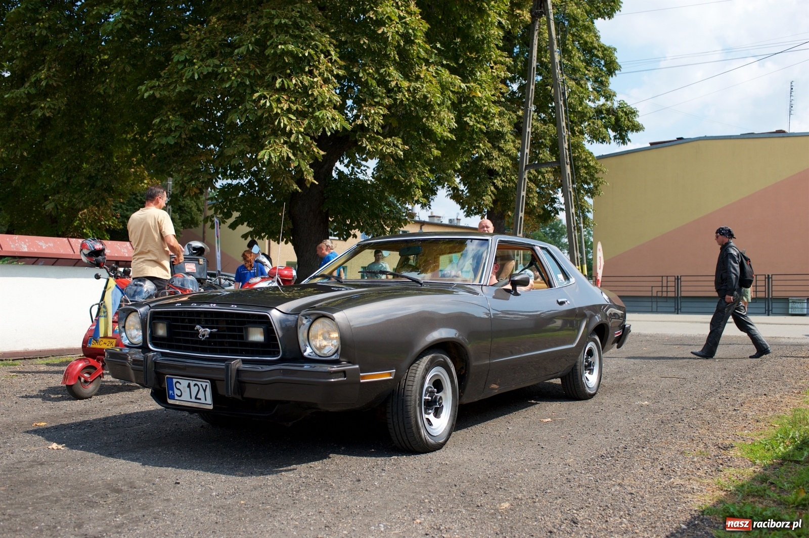 Zdjęcie w galerii na portalu naszraciborz.pl: W Zabełkowie i Tworkowie pokaz historii motoryzacji [FOTO i WIDEO] wiadomości z regionu