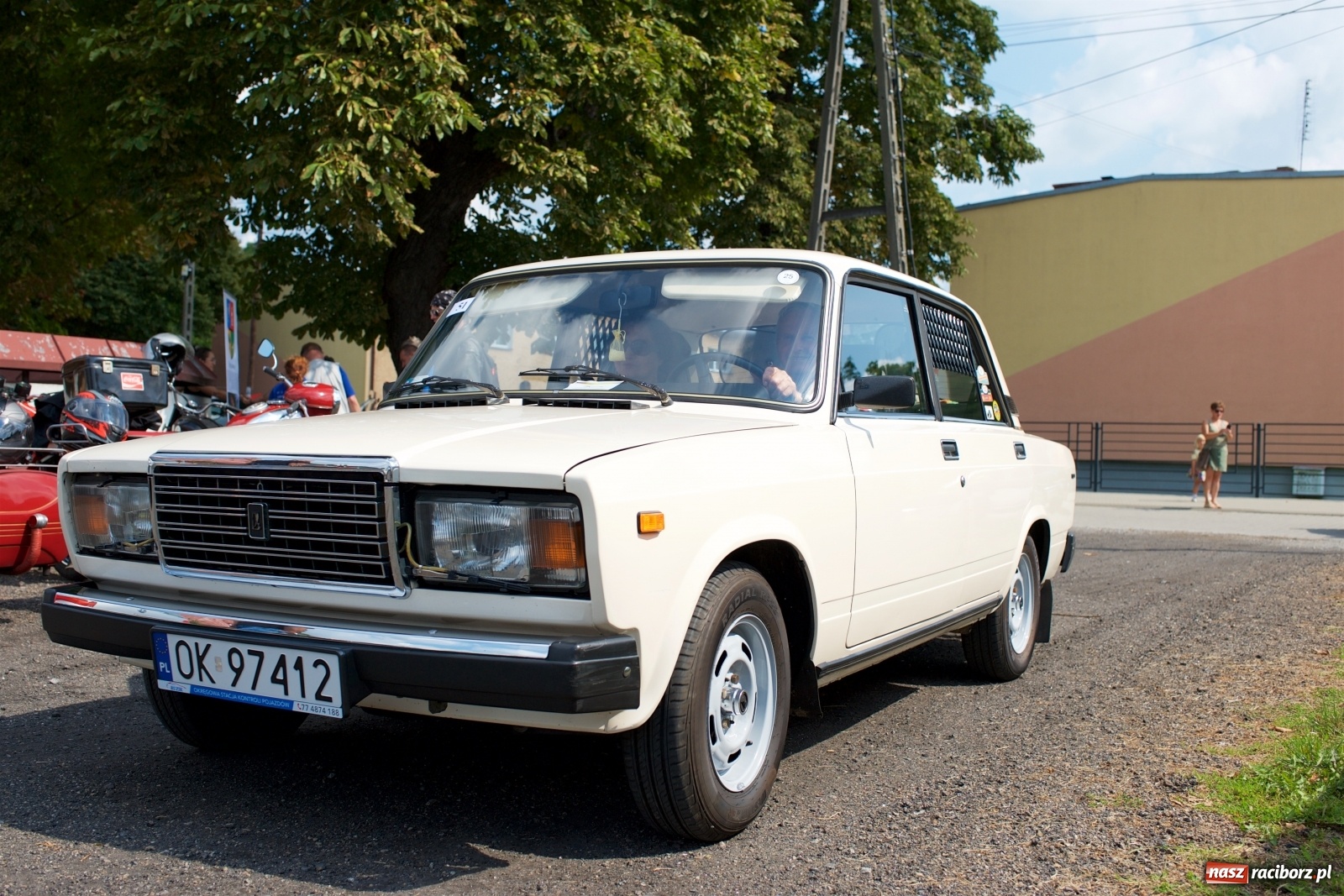 Zdjęcie w galerii na portalu naszraciborz.pl: W Zabełkowie i Tworkowie pokaz historii motoryzacji [FOTO i WIDEO] wiadomości z regionu