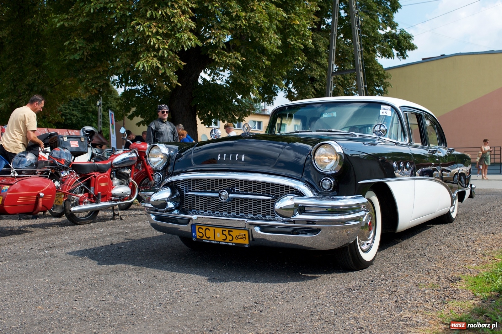 Zdjęcie w galerii na portalu naszraciborz.pl: W Zabełkowie i Tworkowie pokaz historii motoryzacji [FOTO i WIDEO] wiadomości z regionu
