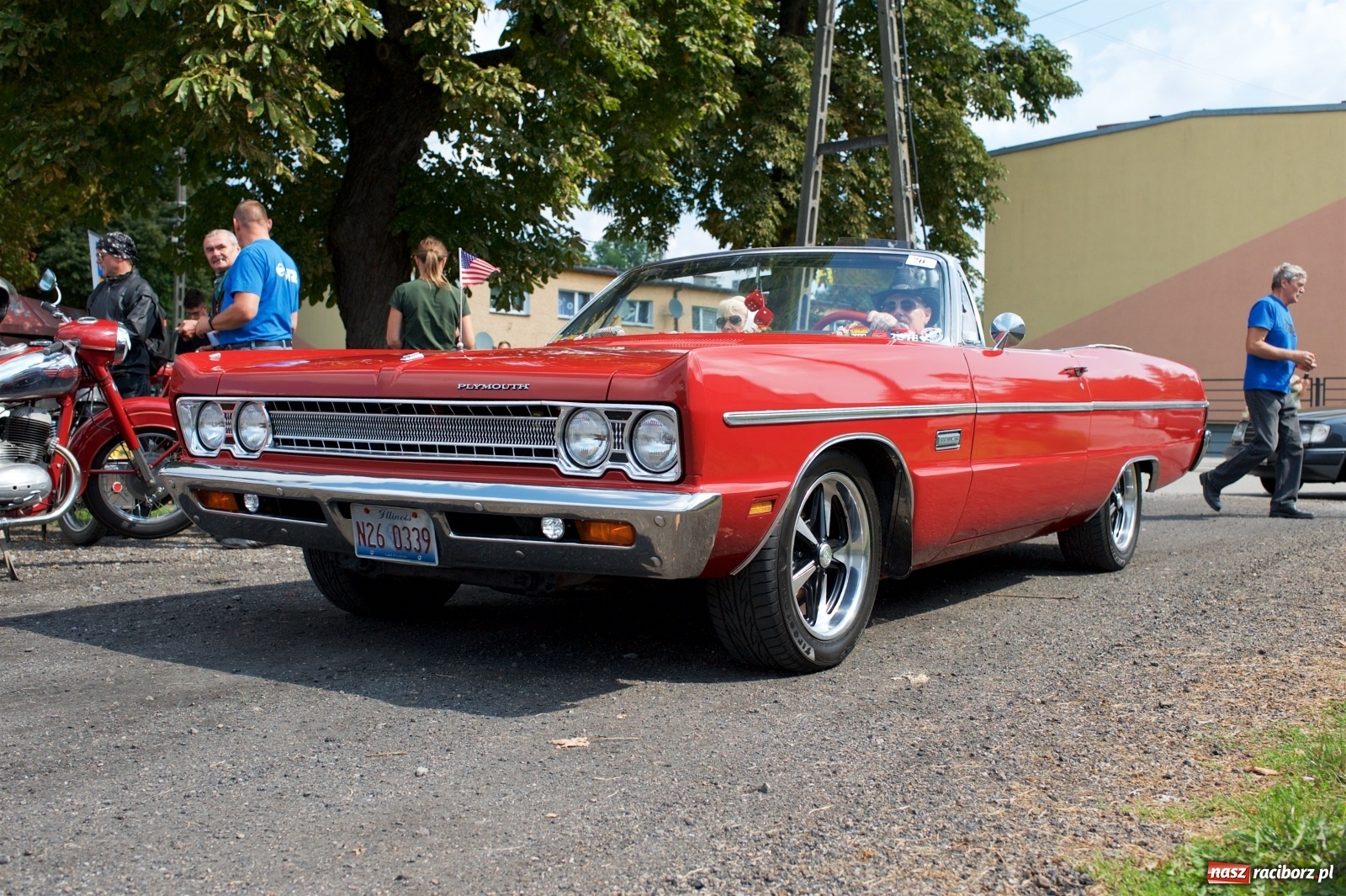 Zdjęcie w galerii na portalu naszraciborz.pl: W Zabełkowie i Tworkowie pokaz historii motoryzacji [FOTO i WIDEO] wiadomości z regionu