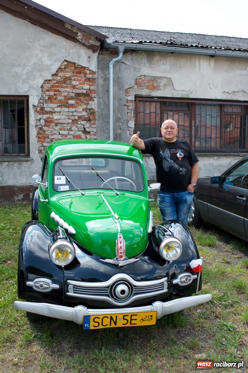 Zdjęcie w galerii na portalu naszraciborz.pl: W Zabełkowie i Tworkowie pokaz historii motoryzacji [FOTO i WIDEO] wiadomości z regionu
