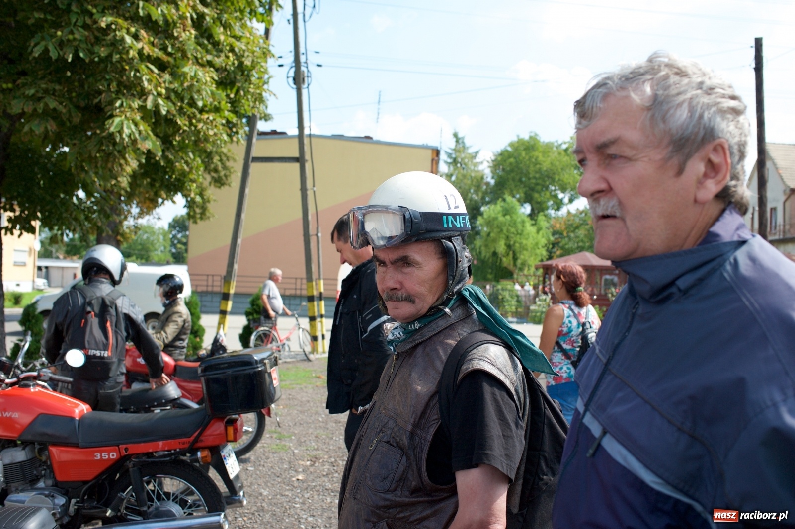 Zdjęcie w galerii na portalu naszraciborz.pl: W Zabełkowie i Tworkowie pokaz historii motoryzacji [FOTO i WIDEO] wiadomości z regionu